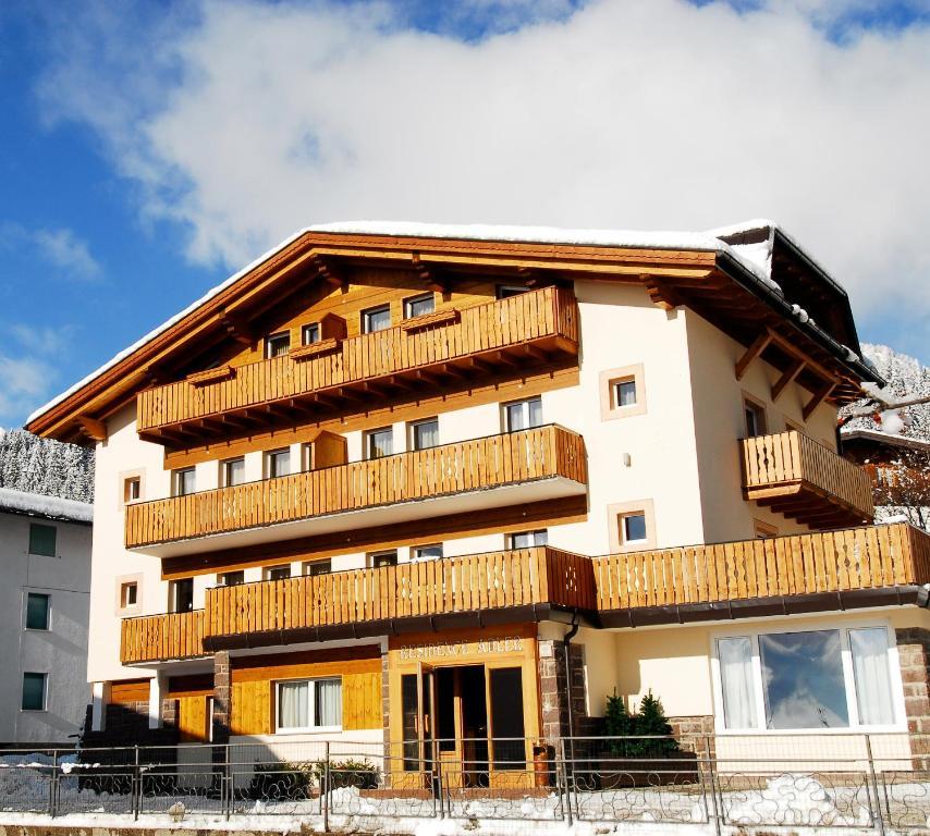 Residence Adler San Martino Di Castrozza Eksteriør bilde